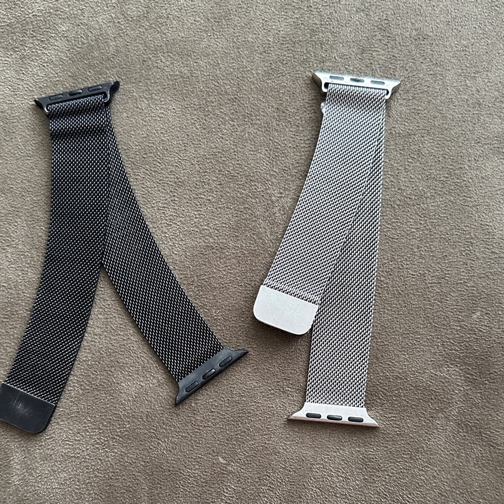 Black and Silver Mesh Apple Watch Bands magnetic.